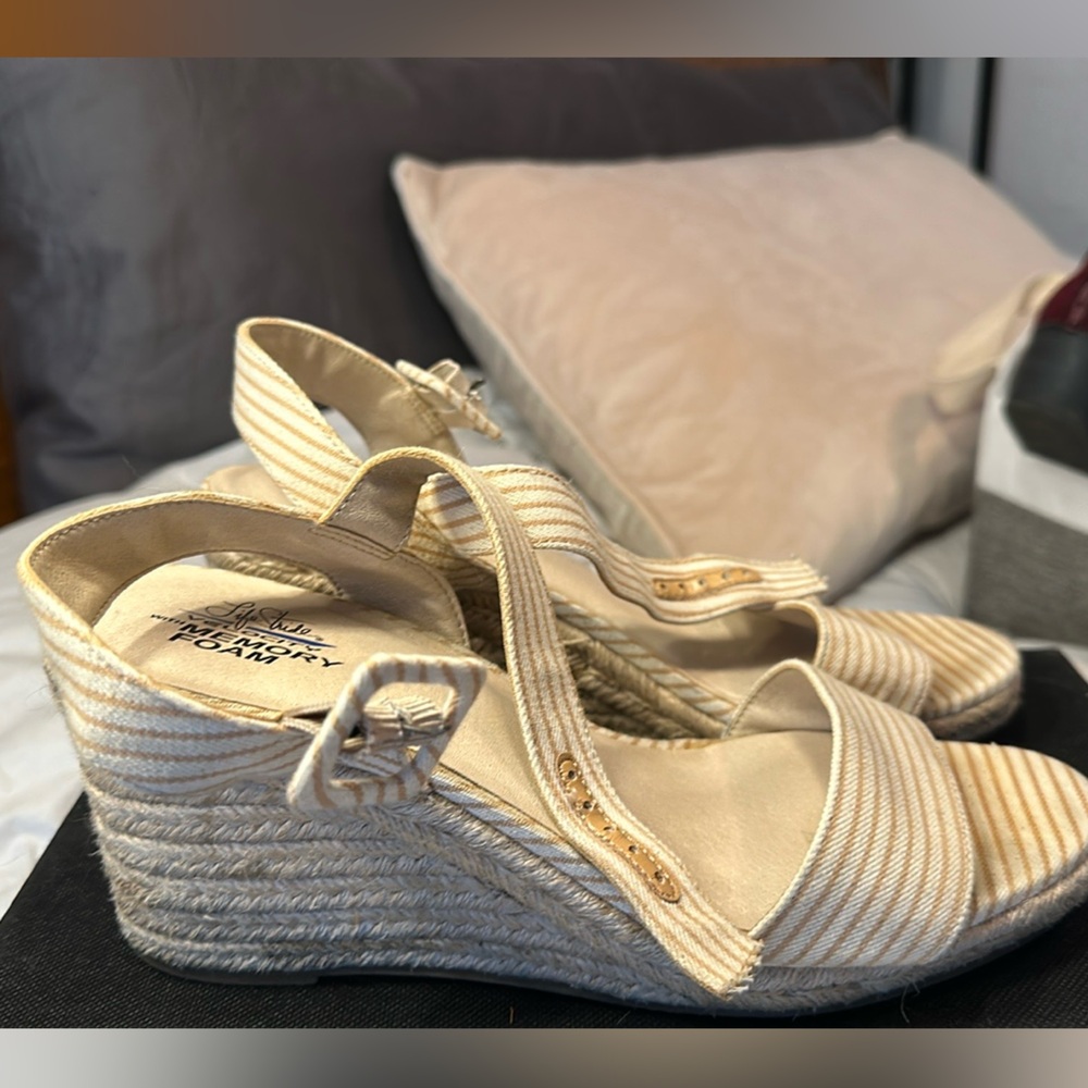 Life Stride Women’s 10 platform sandal